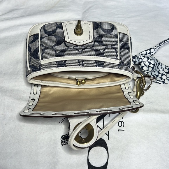 NWOT Coach Resort Blue Denim Signature Whipstitch Capacity Wristlet Clutch $278 - Picture 10 of 11